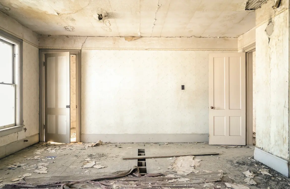 Waste disposal crew managing a cleanout project in Howland Center